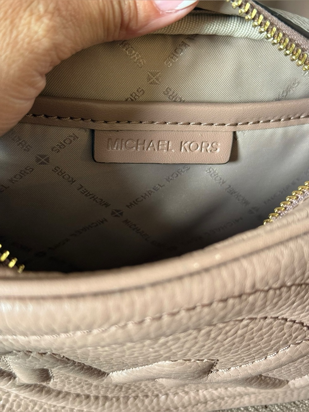 Authentic Michael Kors Pebbled Leather Camera Crossbody Bag - Picture 10 of 11